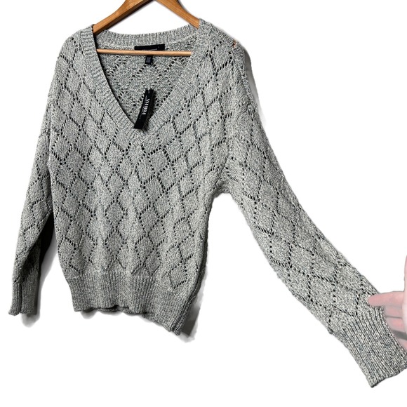 White House Black Market NWT Pointelle Marled Shimmer Knit V-Neck Sweater Size M - Picture 8 of 16